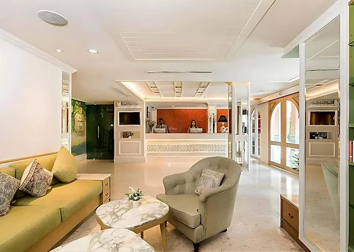 La Petite Salil Sukhumvit Thonglor 1 Отель Бангкок